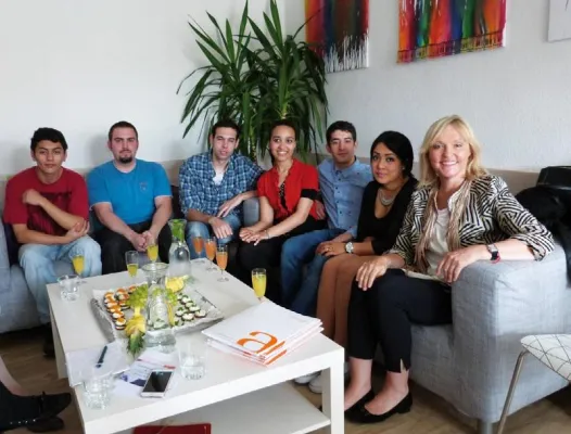 Europaministerin Dr. Beate Merk beeindruckt von Pilotprojekt MobiPro-EU der Kolping Akademie in Mindelheim Bild: Europaministerin Dr. Beate Merk beeindruckt von Pilotprojekt MobiPro-EU der Kolping Akademie in Mindelheim