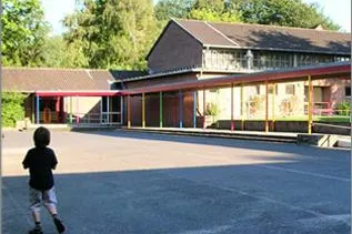 Sicherheit an deutschen Schulen: Gefahrenmanagement am Beispiel aktueller Amok- und Gefahrensituationen 2012 Bild: Sicherheit an deutschen Schulen: Gefahrenmanagement am Beispiel aktueller Amok- und Gefahrensituationen 2012