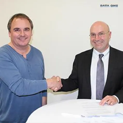 Bild: NEUER MEILENSTEIN IM NACHHALTIGKEITSPROJEKT SCHOOL ONE ERREICHT