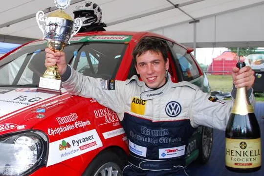 Doppelpack - Zwei Podiumsplätze für Elia Erhart in Oschersleben Bild: Doppelpack - Zwei Podiumsplätze für Elia Erhart in Oschersleben