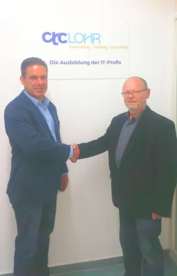 Bild: Firmenübergabe nach fast 30 Jahren IT-Schulung
