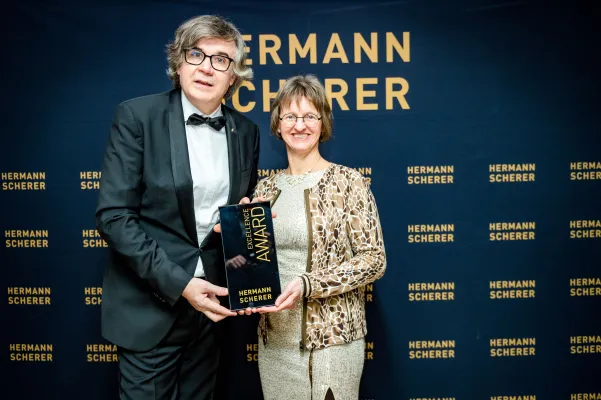 Bild: Es ist nicht egal, wie es Eltern nach der Geburt geht, Astrid Saragosa gewinnt Speaker Award