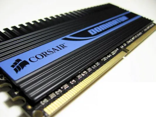 Bild: 4GB Corsair TWIN2X4096 Dominator - Die Preview