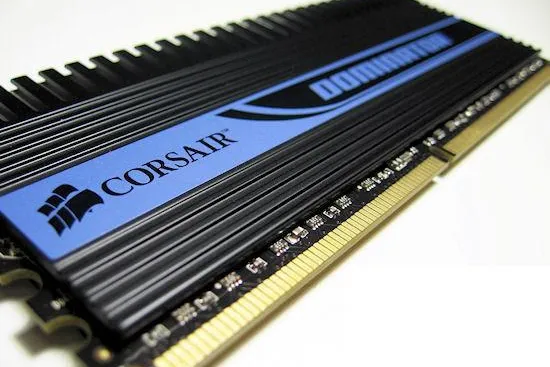 Bild: 4GB Corsair TWIN2X4096 Dominator - Die Preview