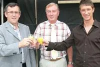 Bild: Brandt Hülsen KG in Oberleichtersbach weiht neue Lagerhalle ein