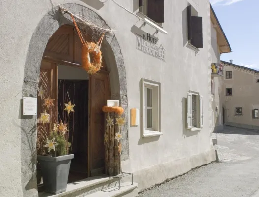 Bild: Engadiner „Caverna Groove“ spielen im Musik & Kulturhotel Palazzo Mÿsanus