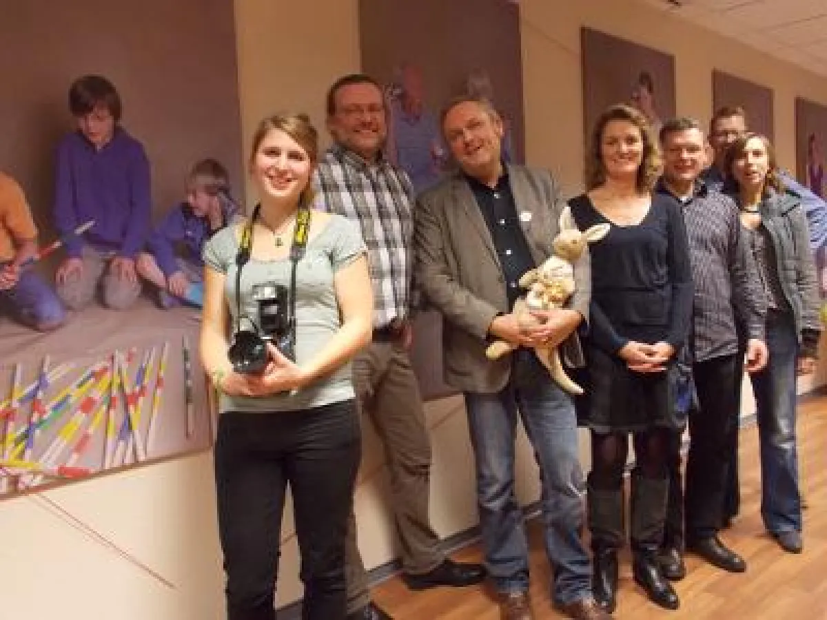 Das Netzwerk Pflegefamilien im VSE NRW feiert den Abschluss der Raumgestaltung im neuen Zuhause.