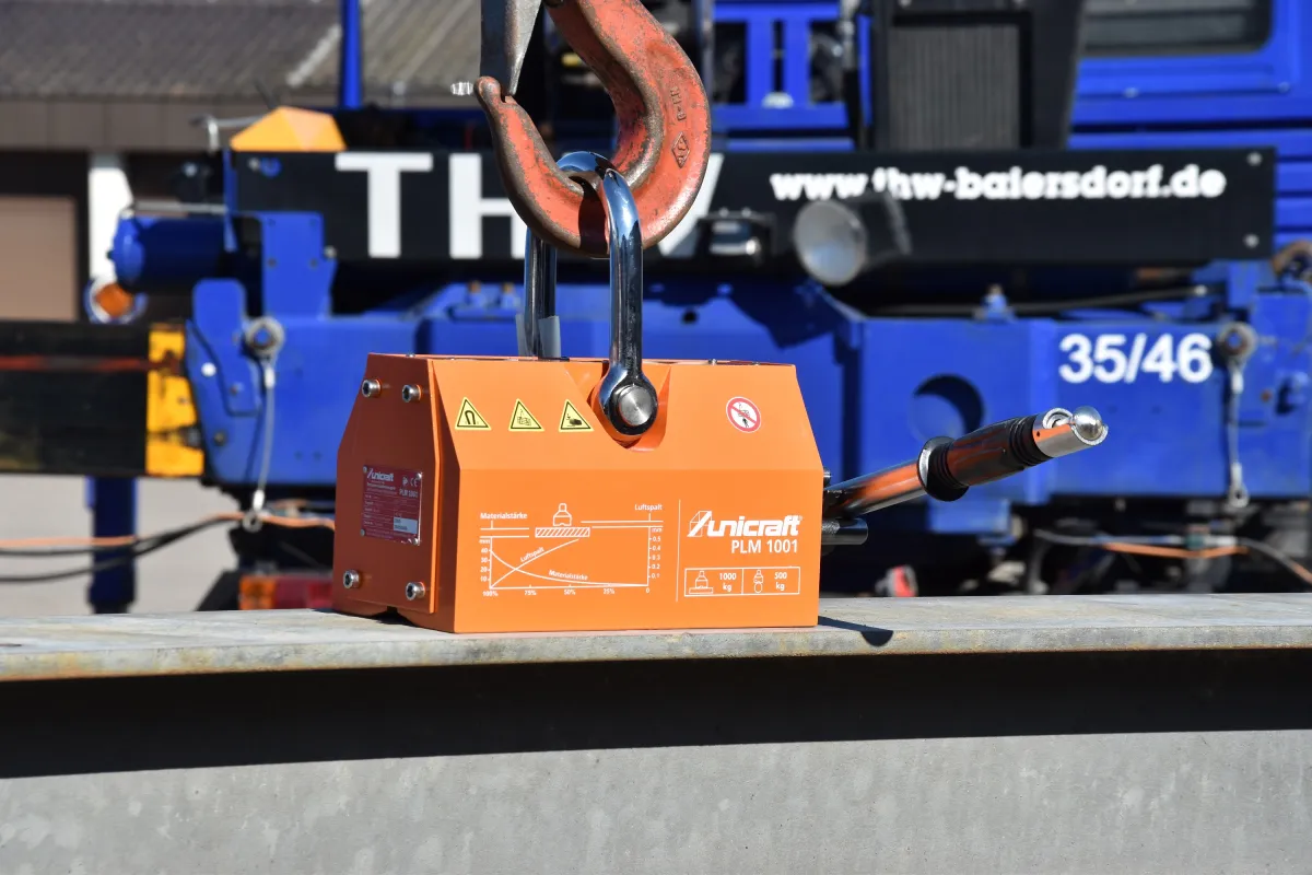 Unimog-Kran des THW Baiersdorf wurde um den Permanent-Lasthebemagneten PLM 1001 von UNICRAFT ergänzt