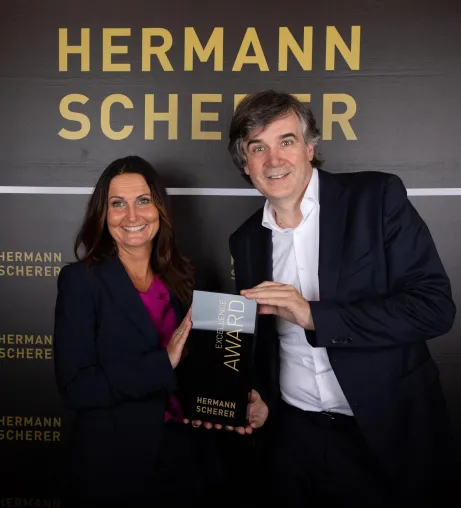 Bild: Zweifacher Weltrekord für Nicole Beissler beim internationalen Redner- Wettbewerb