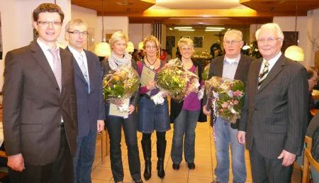 Mitarbeiter des St. Josefs-Hospital Lennestadt feierten Patronatsfest – Jubilare für 25 Jahre geehrt Bild: Mitarbeiter des St. Josefs-Hospital Lennestadt feierten Patronatsfest – Jubilare für 25 Jahre geehrt