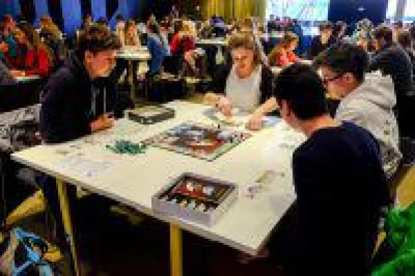 Wirtschaftskompetenzen spielerisch anwenden beim SCHOOLGAMES Bundesfinale Bild: Wirtschaftskompetenzen spielerisch anwenden beim SCHOOLGAMES Bundesfinale