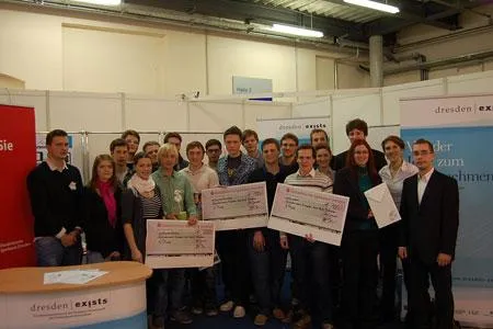 Teamwettbewerb „Nutzen außer Naseputzen“ findet Finale auf der KarriereStart Messe Dresden Bild: Teamwettbewerb „Nutzen außer Naseputzen“ findet Finale auf der KarriereStart Messe Dresden