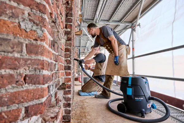 Bild: Nilfisk AERO Battery – kabellose Freiheit und starke Saugleistung für gefährliche Stäube 