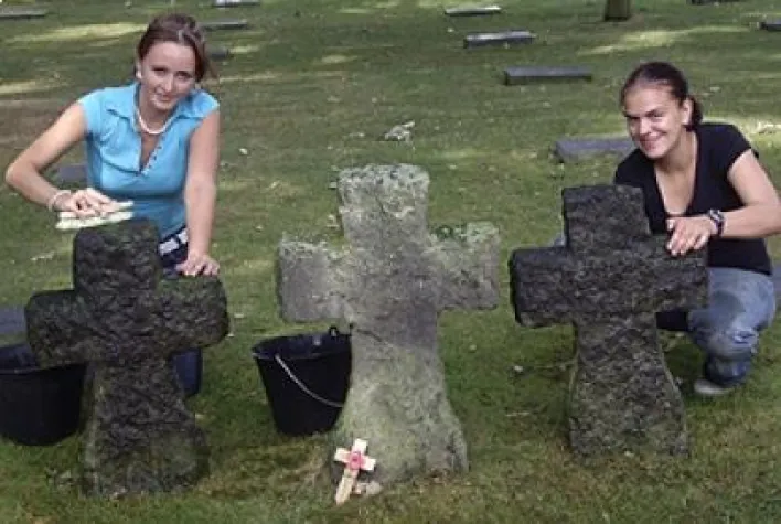 Bild: Mit dem Volksbund Brandenburg nach Frankreich, Moldawien oder Belarus