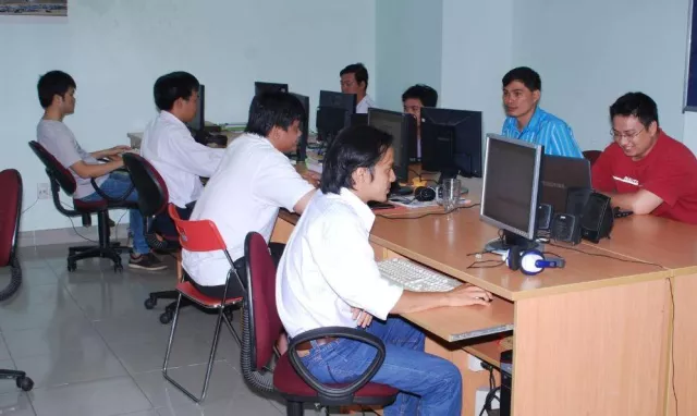 Bild: Elinext Group programmiert Apps für Blackberry und Windows Phone jetzt auch in Vietnam
