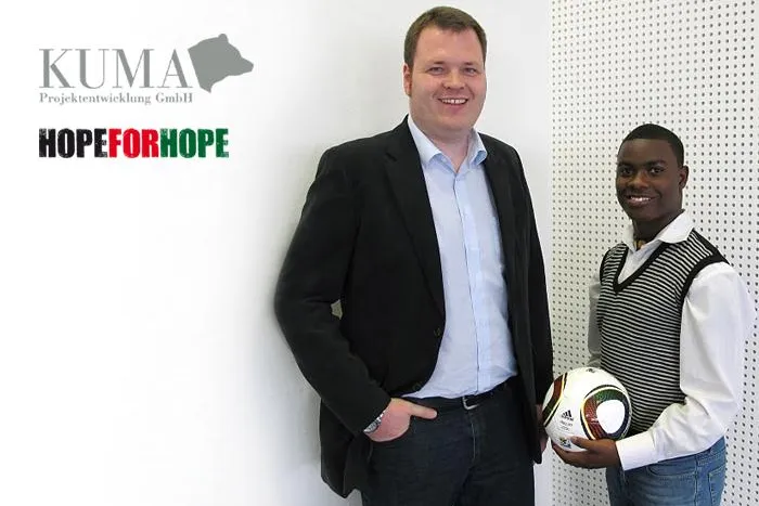 Bild: Münchner Immobilienunternehmer startet soziales Fußballprojekt in Kenia
