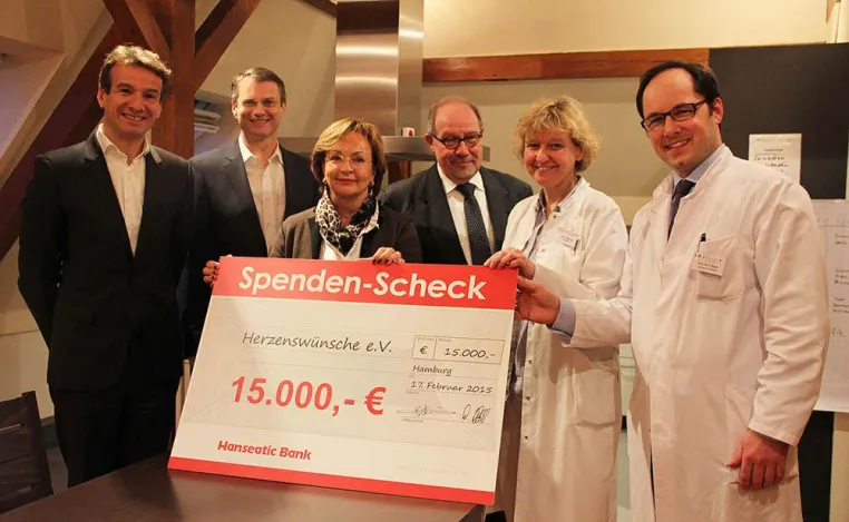 Hanseatic Bank spendet 15.000 Euro an Herzenswünsche und unterstützt Diabetikerschulungen auf hoher See Bild: Hanseatic Bank spendet 15.000 Euro an Herzenswünsche und unterstützt Diabetikerschulungen auf hoher See