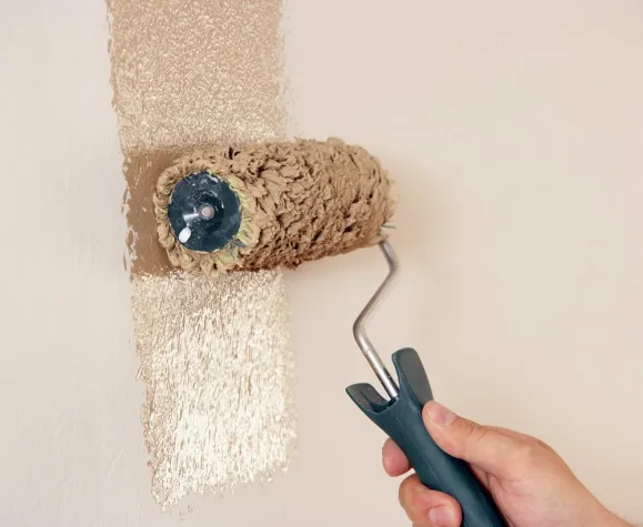 Bild: Heimwerker-Schreck: Pannenhilfe beim Malern und Tapezieren