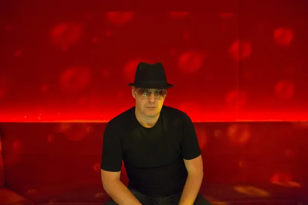 Bild: Gute-Laune-Song mit Ohrwurm-Garantie: Tomaso taucht in die Pop-Welt ein!