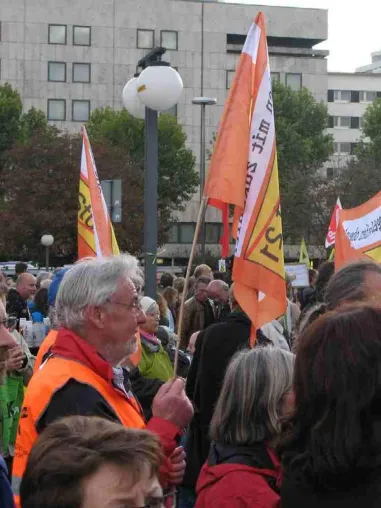 Räumung des Schlossarks in Stuttgart - eine Demokratie und Menschen verachtende Aktion Bild: Räumung des Schlossarks in Stuttgart - eine Demokratie und Menschen verachtende Aktion