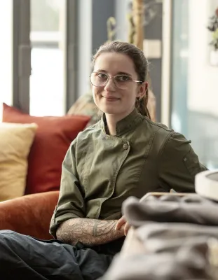 Bild: Gen Z übernimmt Verantwortung: Neue Sous Chefin im Seehotel Niedernberg aus den eigenen Reihen