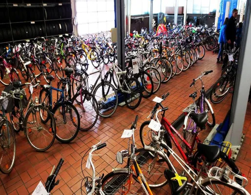 Bild: 13. Wolfhager Fahrradbörse am 9. März 2019 im Autohaus Güde