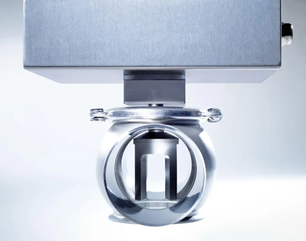 Der LiquiSonic® Sensor misst inline die Konzentration von z.B. Plato, Brix oder der Trockensubstanz.