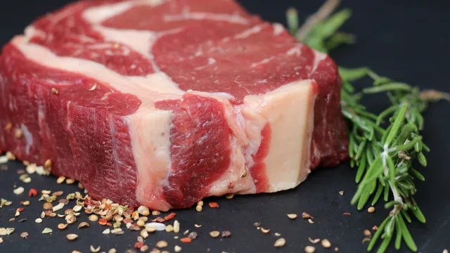 Bild: Nachhaltige Fleischproduktion: Wie die GenussPabst GmbH den Markt revolutioniert