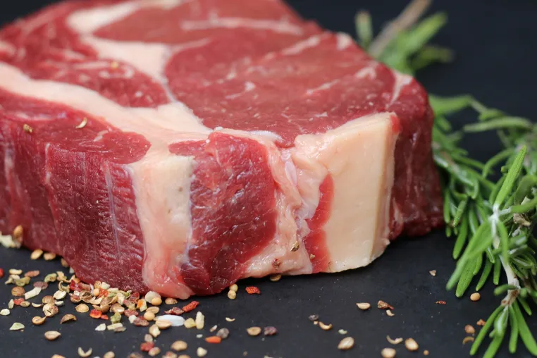 Bild: Nachhaltige Fleischproduktion: Wie die GenussPabst GmbH den Markt revolutioniert