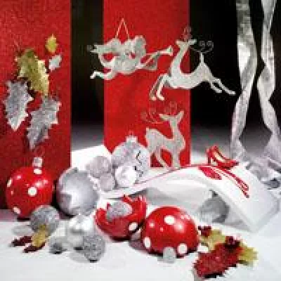 Deko Woerner - Rot, Gold und Silber – Tradition setzt sich durch Bild: Deko Woerner - Rot, Gold und Silber – Tradition setzt sich durch