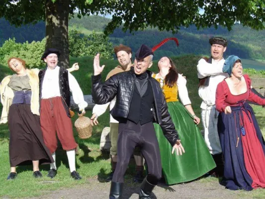 Bild: Neu in Kronach - Die Faust-Festspiele auf der Festung Rosenberg verbinden zum ersten Mal Kunst und Genuss