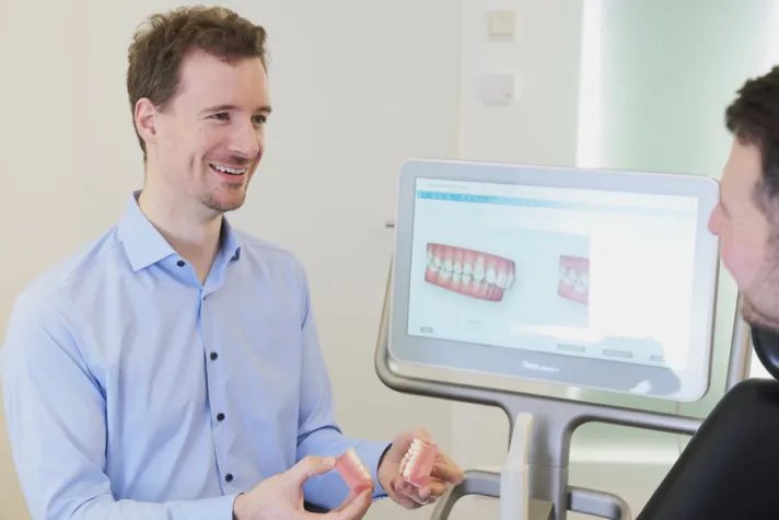 Bild: ISARDENT - Ihr Zahnzentrum in München