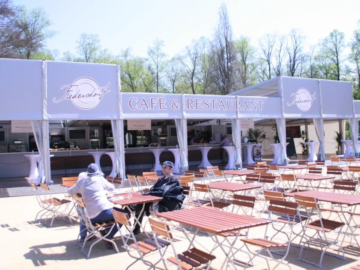 Das ?Fredersdorf? liegt im romantischen Sanssouci ? Die GD:group entwickelte das Erscheinungsbild