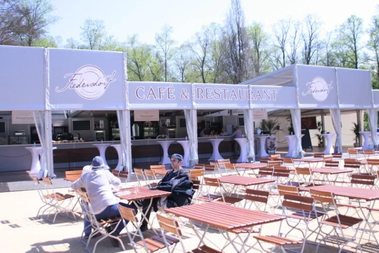 Bild: Restaurant Branding im barocken Stil