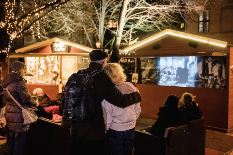 Heinz Rühmann im Nikolaiviertel: Das 6. Winter-Film-Fest mit der Feuerzangenbowle startet am 15. November Bild: Heinz Rühmann im Nikolaiviertel: Das 6. Winter-Film-Fest mit der Feuerzangenbowle startet am 15. November