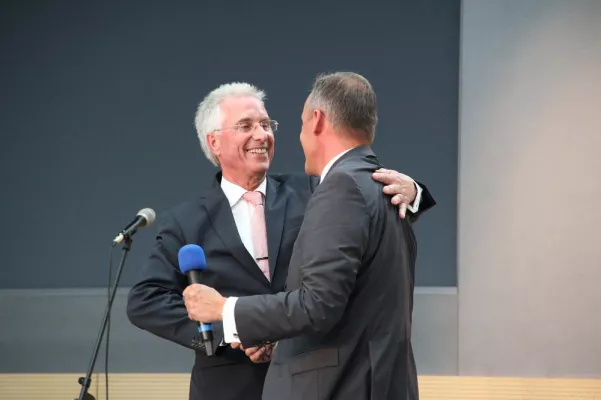 Bild: Volksbank Mittelhessen: Vorstand Volker Remmele geht nach 47 Berufsjahren in den Ruhestand