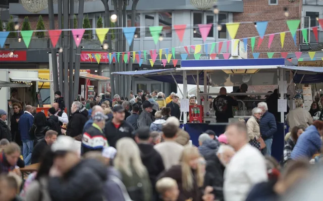 Bild: Erfolgreiches Streetfood Festival mit verkaufsoffenem Erlebnis-Sonntag 