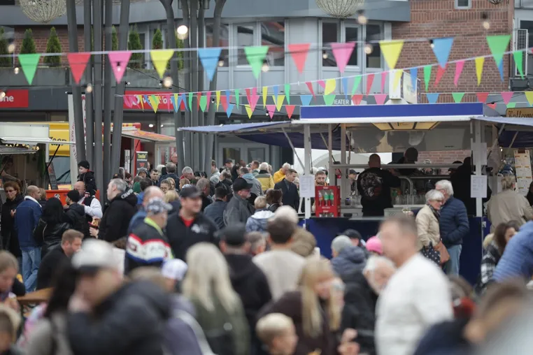 Erfolgreiches Streetfood Festival mit verkaufsoffenem Erlebnis-Sonntag Bild: Erfolgreiches Streetfood Festival mit verkaufsoffenem Erlebnis-Sonntag