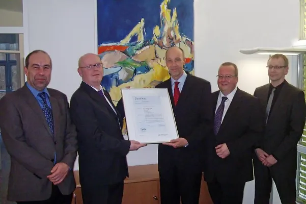 Bild: Erfolgreiche Rezertifizierung der Integrata AG durch TÜV Rheinland Cert GmbH