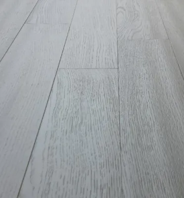 Bild: ALI Parquets SuperPreMass 4 Seasons - used look für Massivparkettböden mit Berührungskomfort