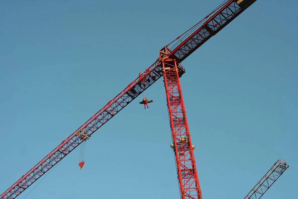 Baukräne sind ein allgegenwärtiges Einsatzgebiet der Speziellen Retter
