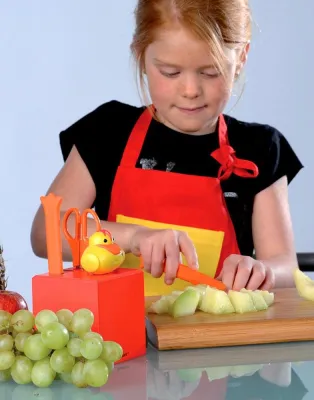 Bild: Kleine Köche ganz groß – Der Online-Küchenshop DYK360 präsentiert tolle Produkte für Kids