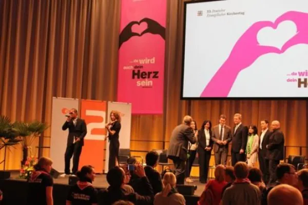 2schneidig zeigt sich schockiert über Osloer Anschläge Bild: 2schneidig zeigt sich schockiert über Osloer Anschläge