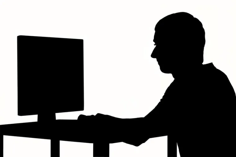 Neu im Netz - Der Chatfaker Bild: Neu im Netz - Der Chatfaker