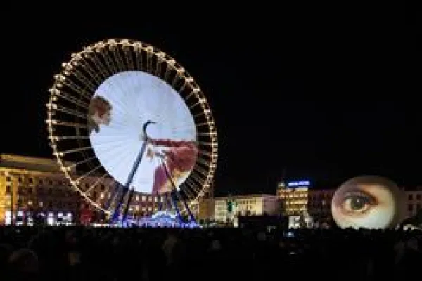 Bild: Im Dezember verwandelt sich Lyon vier Tage lang in ein leuchtendes Märchenparadies