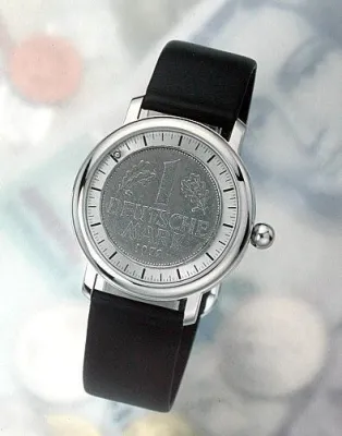 Bild: Wirtschaftsmagazin CREDITREFORM berichtet über die Armbanduhr mit der 'letzten' Mark