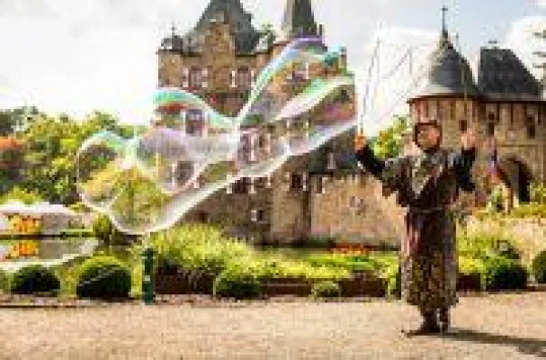 Bild: 1. Sommermarkt auf Burg Satzvey