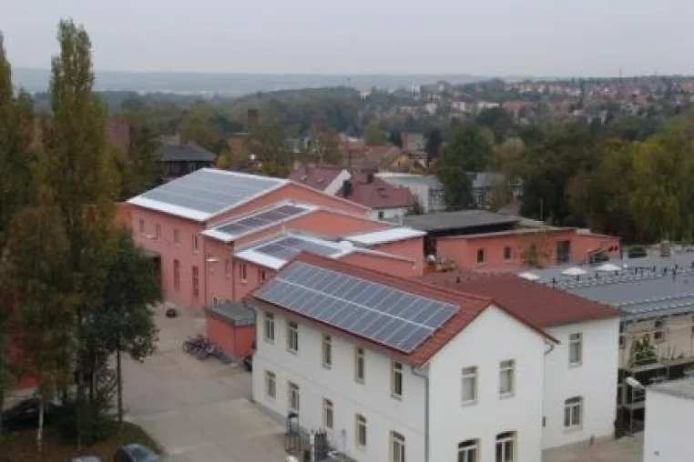 Bild: IBU-tec advanced materials AG betreibt Weimars größte Photovoltaikanlage