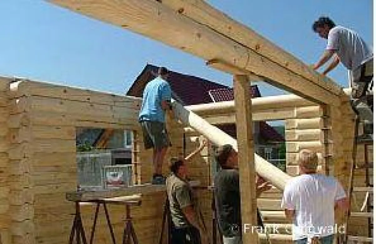 Bei ehrlichen Sonnenschein wurde das Haus gebaut