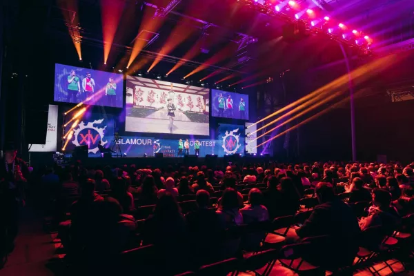dlp motive beim „Final Fantasy XIV Fan Festival“ 2019 in der La Grande Halle de la Villette in Paris Bild: dlp motive beim „Final Fantasy XIV Fan Festival“ 2019 in der La Grande Halle de la Villette in Paris